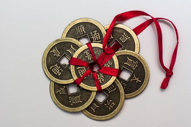 Amuleto de moedas para ter boa sorte e riqueza