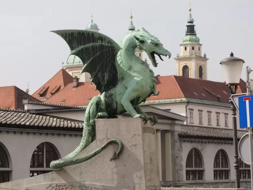 boa sorte amuleto - dragón